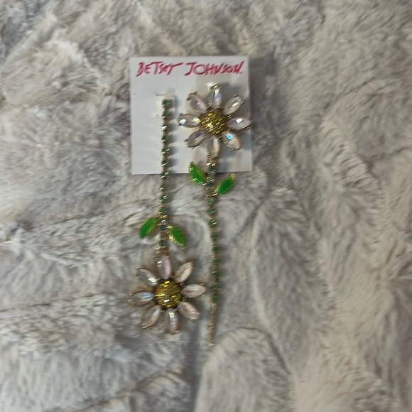 Betsey Johnson Jewelry - NWT Betsey Johnson AB Rhinestone Huge Daisy Flower Leaves Dangle Earrings DB3